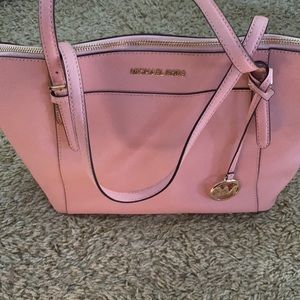 Salmon Purse